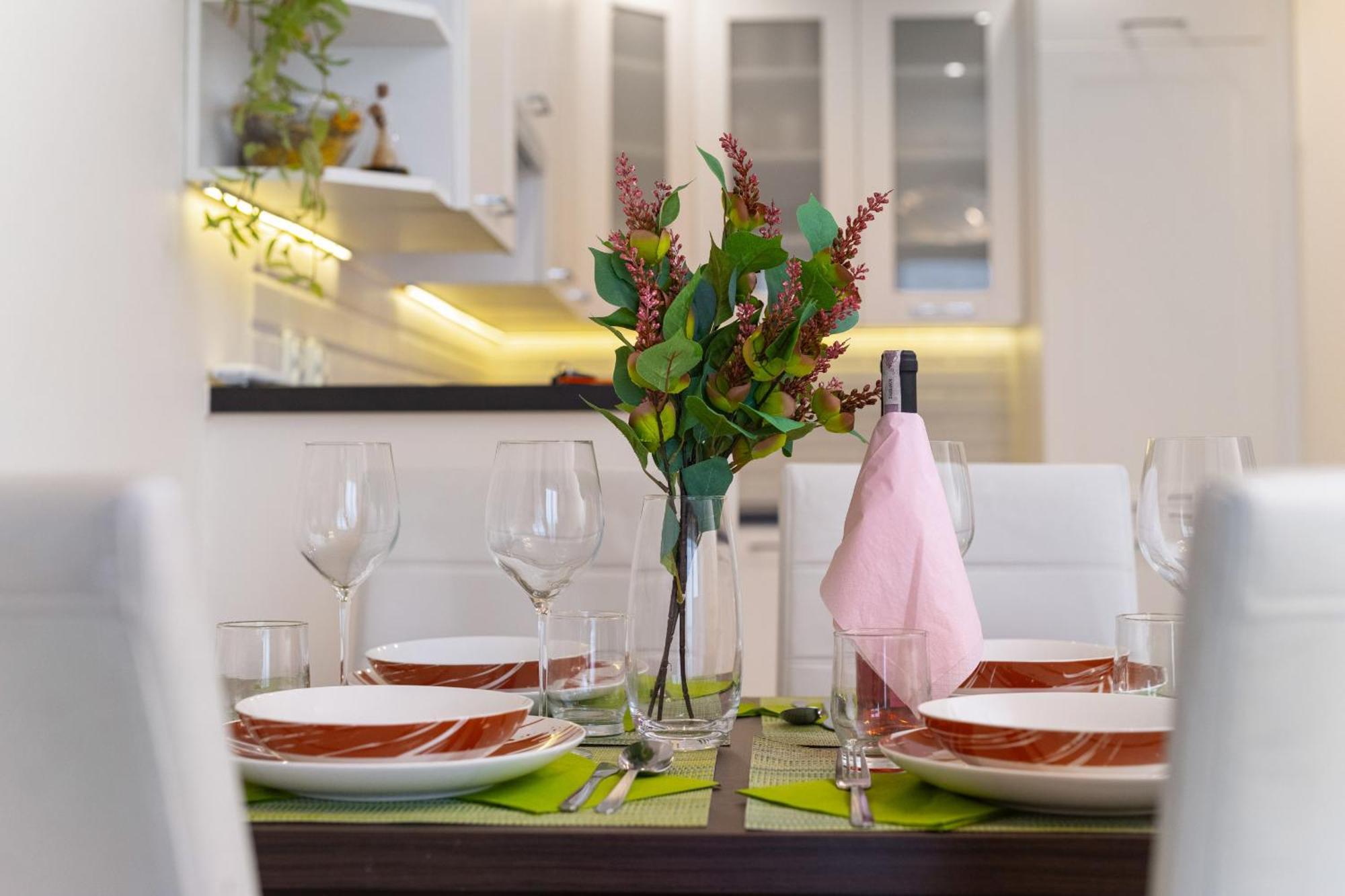 Comfortable Apartment Krakowska Wroclaw With Free Parking By Noclegi Renters Exterior foto
